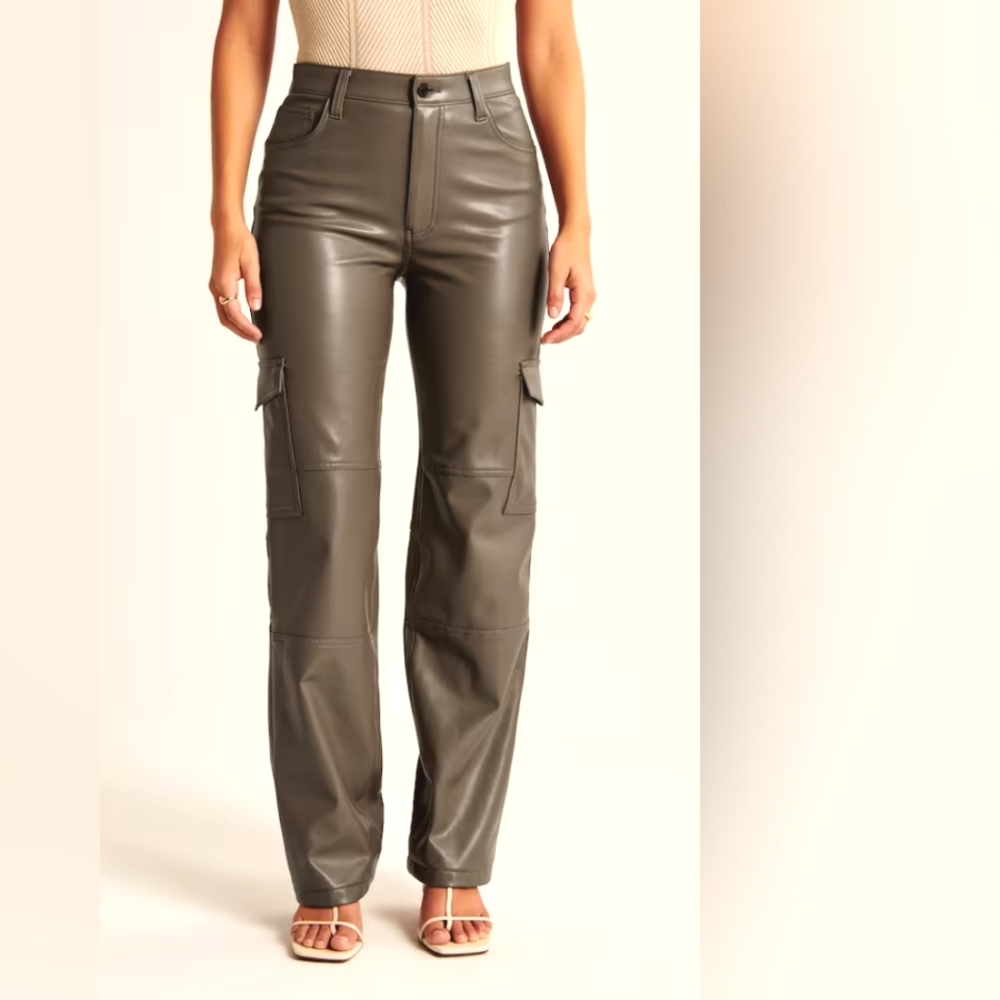 Abercrombie Curve Love Vegan Leather Cargo 90s Relaxed Pant